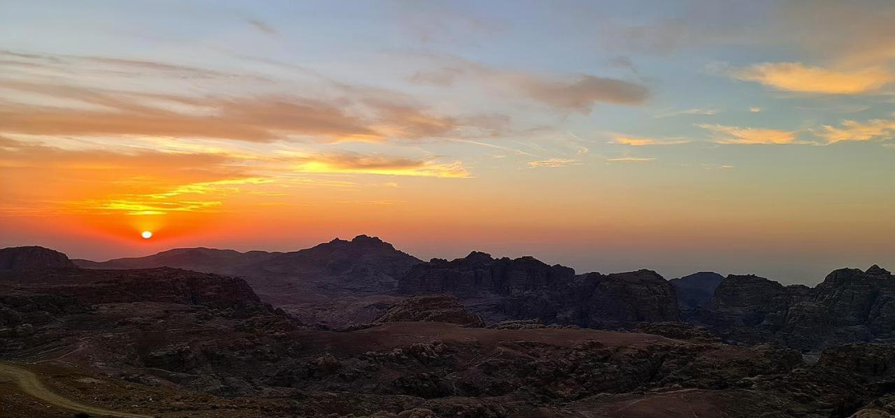 Infinity Lodge Wadi Musa Eksteriør bilde